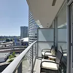 Luxary Condo Downtown Vancouver With Free Parking