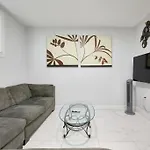 Basement Suite In Vancouver