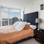 Luxury 2 Bed 2 Bath Condo Downtown Vancouver With Free Parking