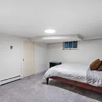 Cozy Basement Apartment With Skylights