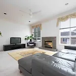 Private Room With Private Washroom In Homestay