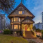 The Hunter House Bed And Breakfast