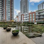 Great Ocean Mountain & City Views With One Free Parking