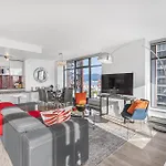 Spacious Modern High-Rise With Ocean & City Views