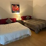 Metro Vancouver Bnb - Walk To Restaurants, Shopping & Transit
