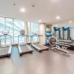 Cozy Condo! Central Location! Plus One Free Parking!
