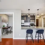 Cozy Condo! Central Location! Plus One Free Parking!