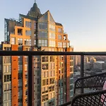 Yaletown Gem Located In The Heart Of Downtown Vancouver
