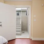 Guesthouse Room With Private Entrance
