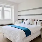 Vancouver West Cozy Retreat By Host Launch