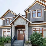 Vancouver West Cozy Retreat By Host Launch