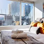 Stylish 2Bd Condo In Downtown With Marina View