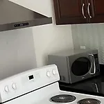 Beautiful Place With Kitchen, Washing Machine, Internet Near Ubc, Beach And Dt