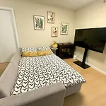 Spacious 3Br Condo In Downtown Vancouver Central Location
