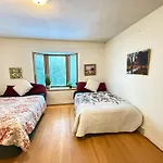 Vancouver Bungalow - Near Ubc, Downtown & Kitsilano Beach