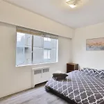 Family Studio In Central Downtown