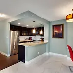 Central Chic City Stay