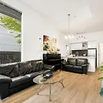 Stellar 3 Bedroom Duplex Downtown - Perfect Location