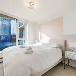 Bright 3Br Downtown Vancouver Condo W Pool & Gym