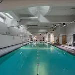 Bright 3Br Downtown Vancouver Condo W Pool & Gym