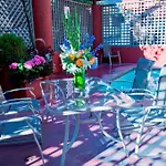 Quality Hotel Downtown-Inn At False Creek