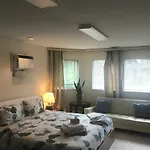 Vancouver Guest House In Great Location