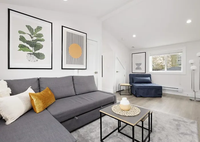 Newly Built Laneway Home 1 Bd Centrally Located