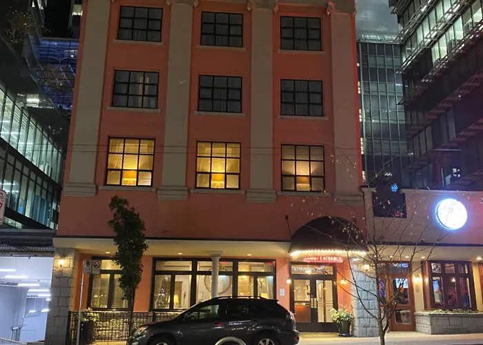 Kingston Hotel