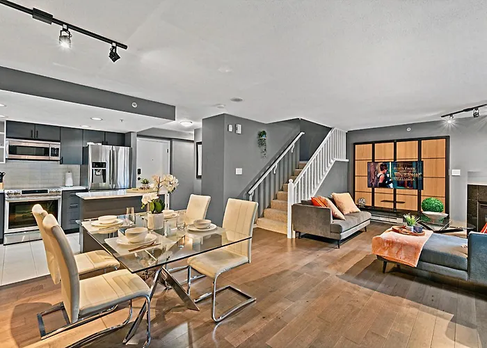 Magnificent 3 Bedroom Duplex In Center Of Yaletown With Fireplace