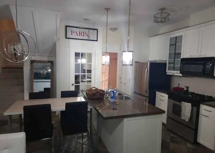 Corporate 2Br Townhouse In City Center