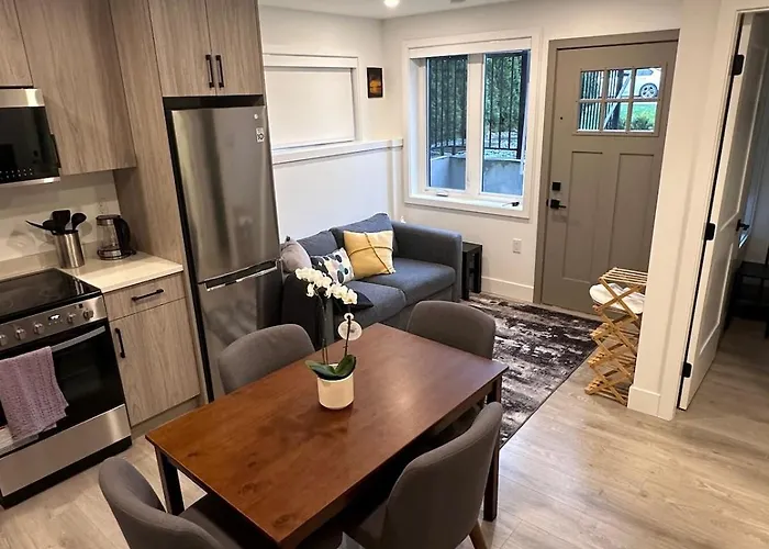 Newly Built Cozy Central 2-Br Hidden Gem