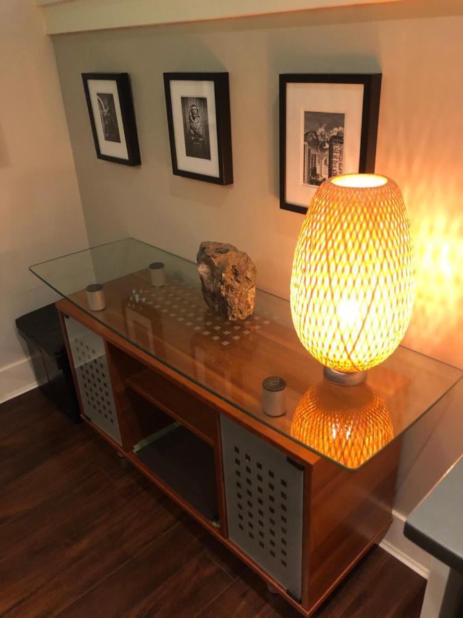 Modern In Beautiful Kitsilano Apartment Vancouver