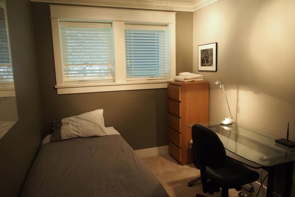 Apartment Modern In Beautiful Kitsilano