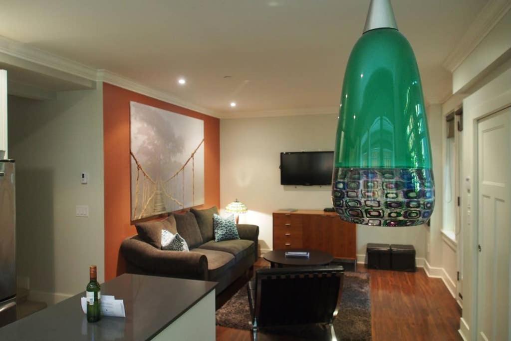 Apartment Modern In Beautiful Kitsilano *