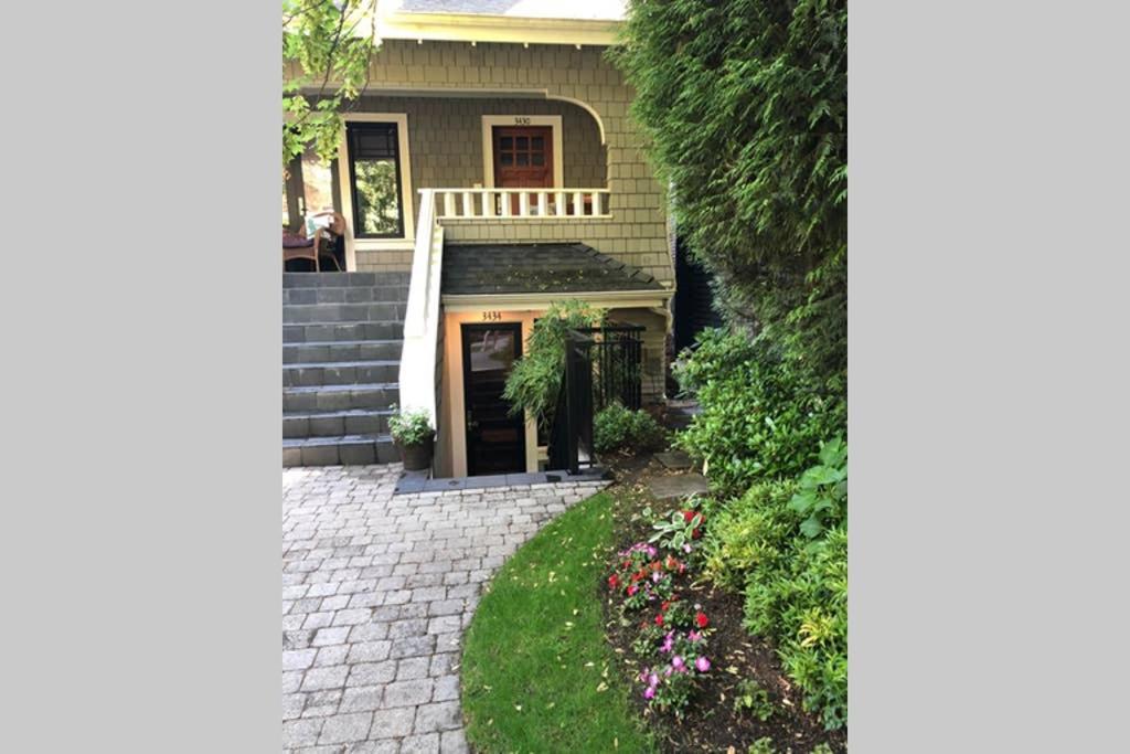 Apartment Modern In Beautiful Kitsilano Vancouver