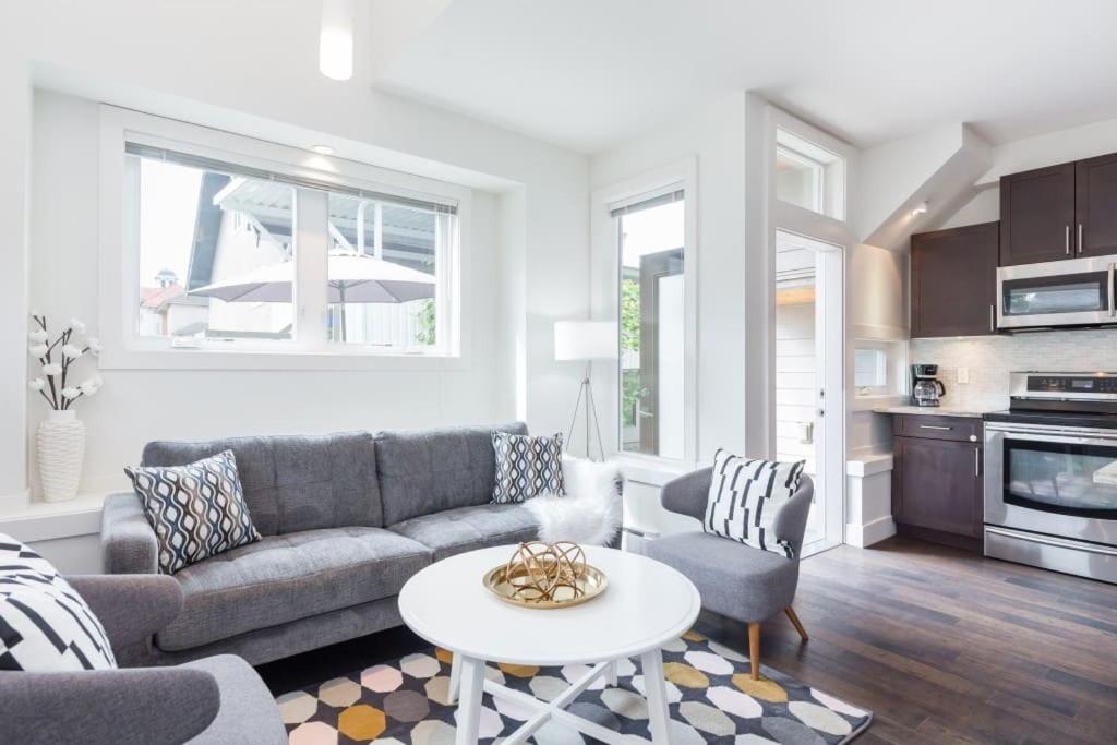 West Coast Luxury Living * Vancouver