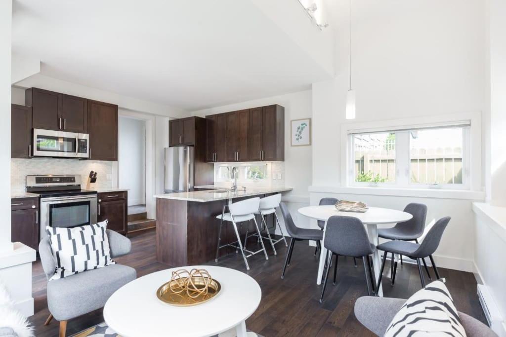 West Coast Luxury Living Ferienhaus