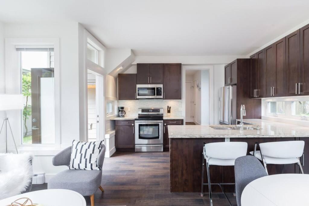 West Coast Luxury Living