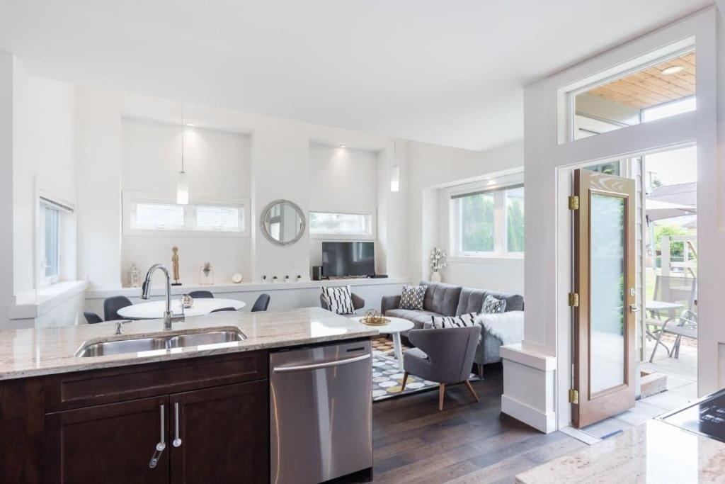 West Coast Luxury Living