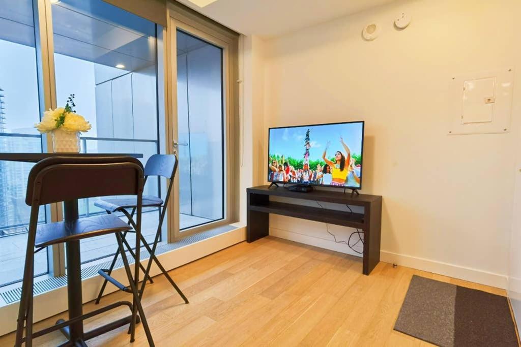 Luxury 1br With Great View In Downtown * Vancouver