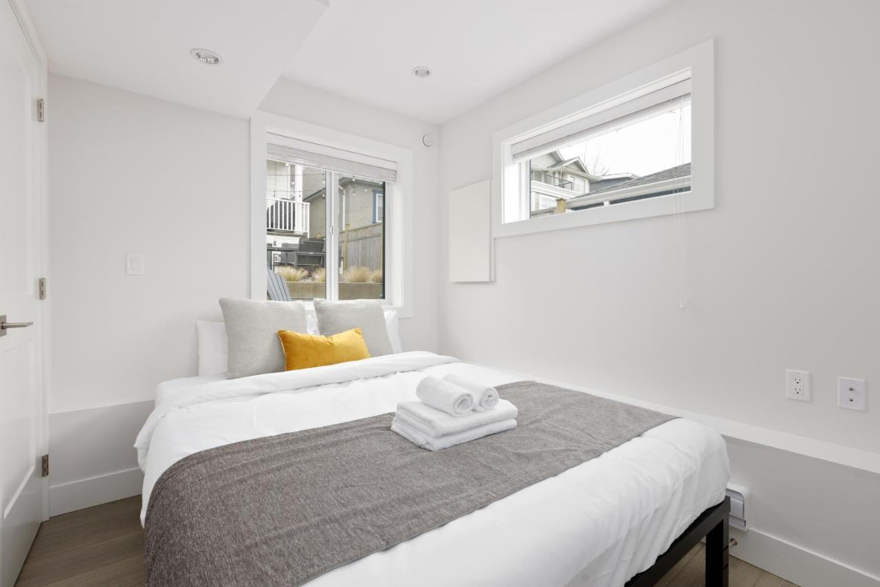 Newly Built Laneway 1 Bd Centrally Located *