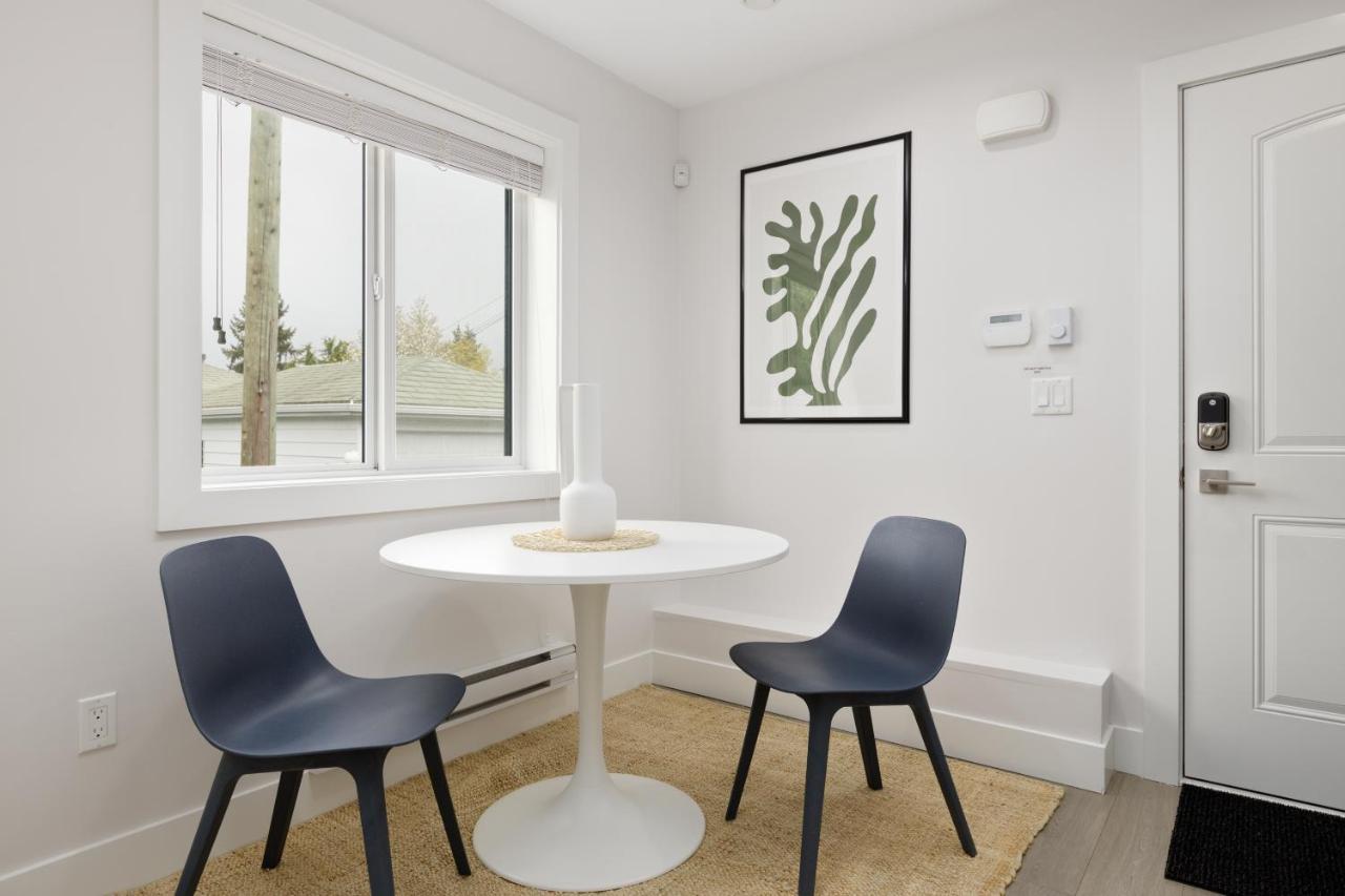 Newly Built Laneway 1 Bd Centrally Located Apartment *