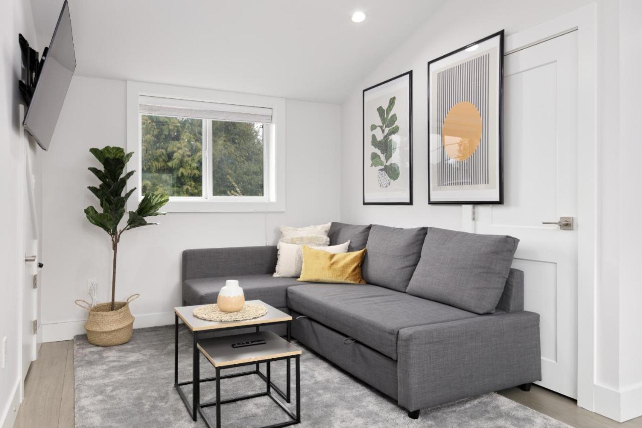 Newly Built Laneway 1 Bd Centrally Located *