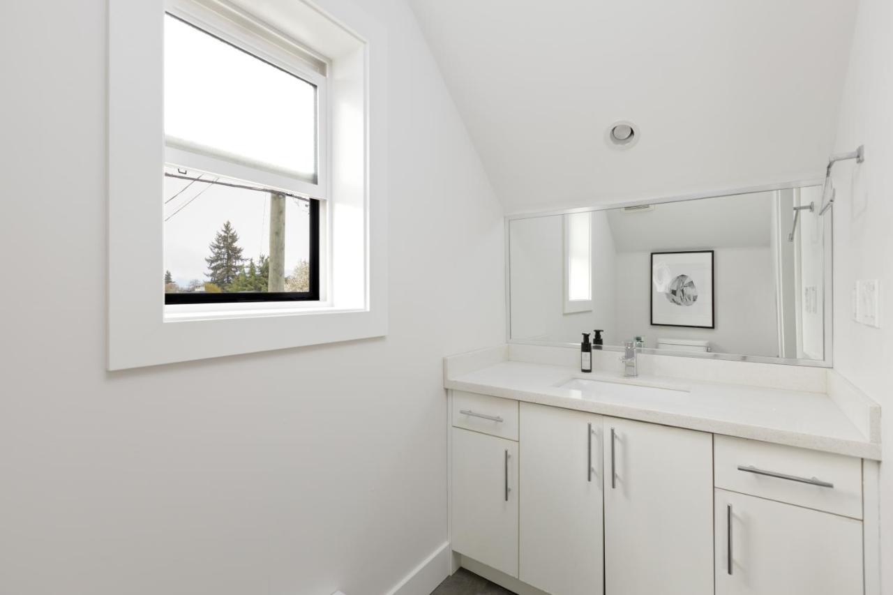 Apartment Newly Built Laneway 1 Bd Centrally Located Vancouver