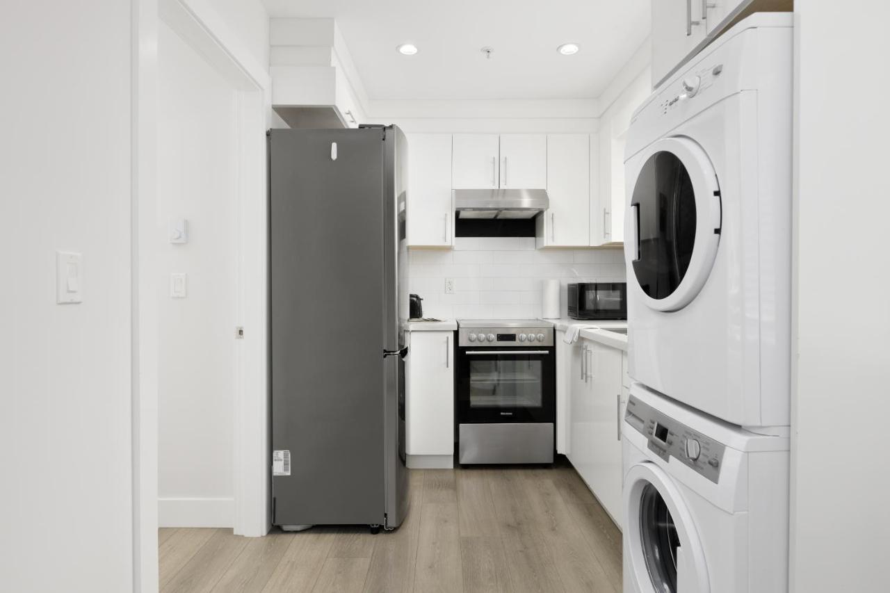 Newly Built Laneway 1 Bd Centrally Located Apartment *