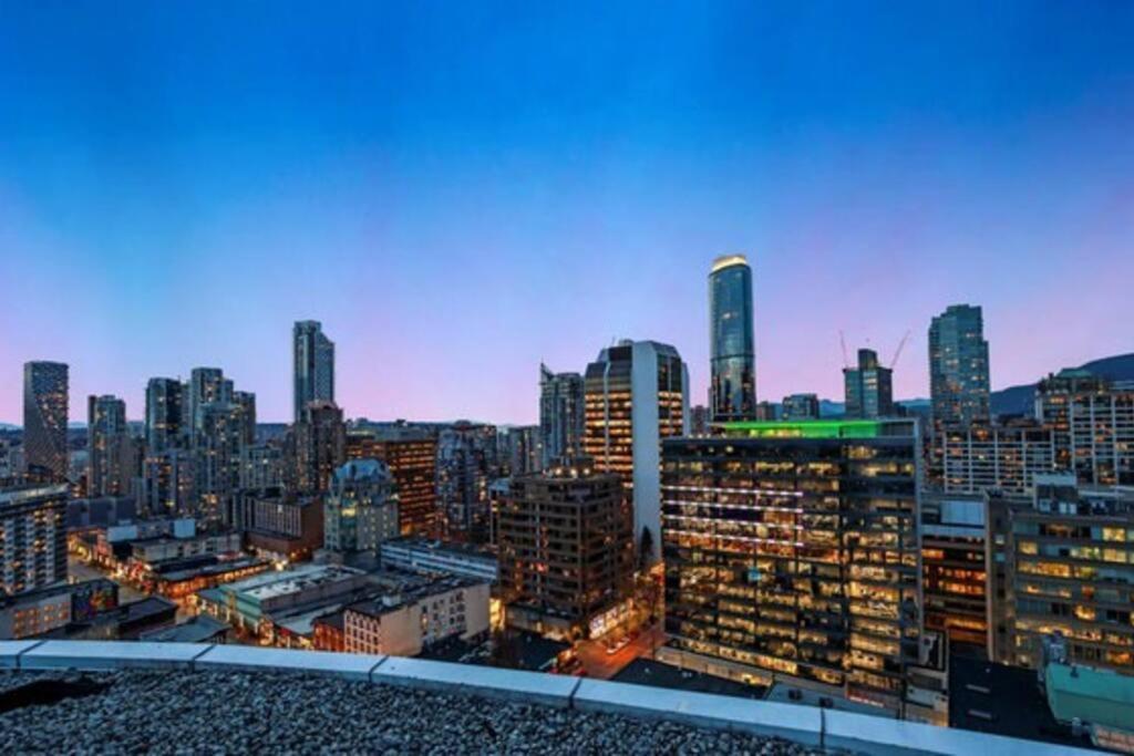 Apartment Beautiful Downtown Loft With Full Kitchen Vancouver