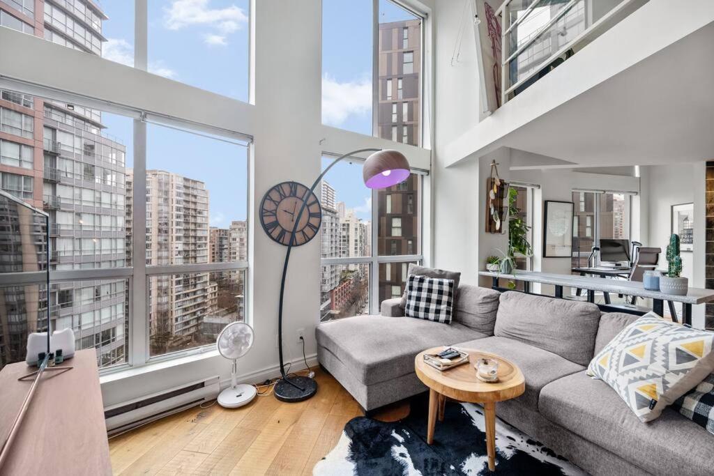 Apartment Beautiful Downtown Loft With Full Kitchen Vancouver