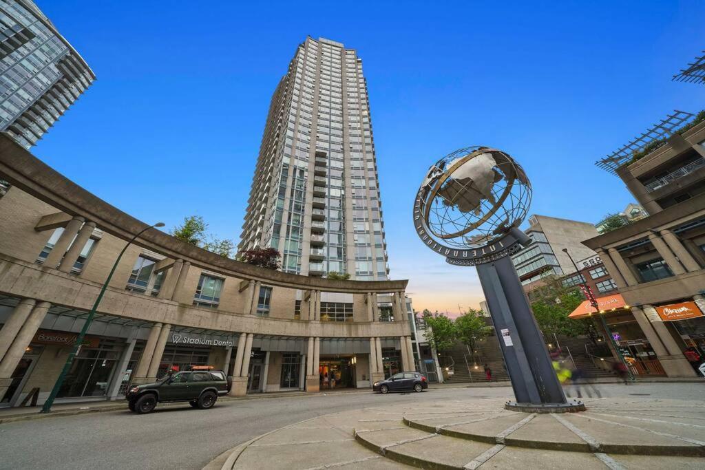 Water View In Downtown Vancouver