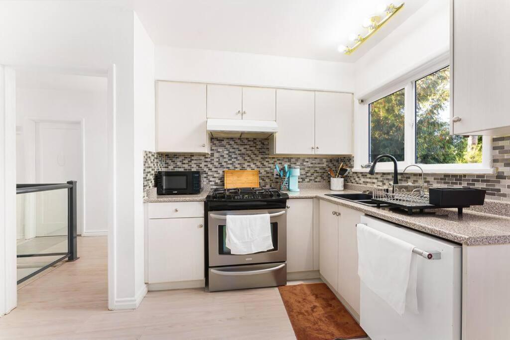 Amazing House In The Heart Of Dt/yvr/ubc Holiday home Vancouver