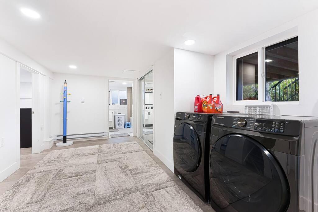 Amazing House In The Heart Of Dt/yvr/ubc *